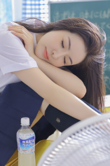 漂亮诱人的女邻居