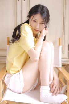 宝宝腿再抬高一点好不好